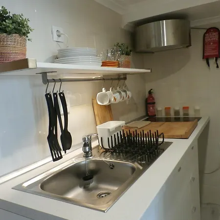 Cozy Apartment In Santa Catarina Appartement Lissabon