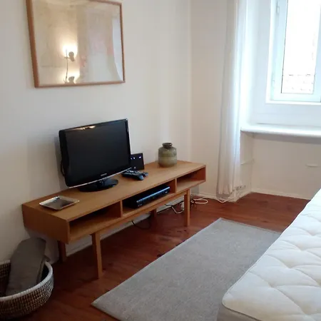 Cozy Apartment In Santa Catarina Apartament Lizbona